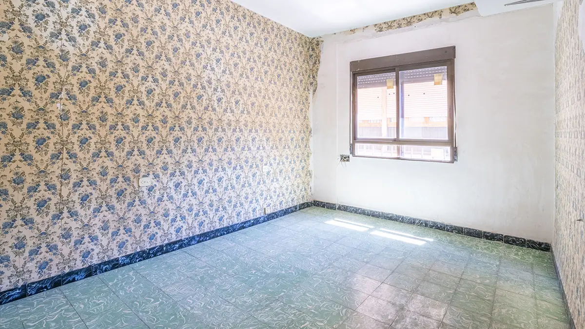 Casa a la venta en Burriana - Habitación principal muy luminosa con grandes ventanales en primera planta